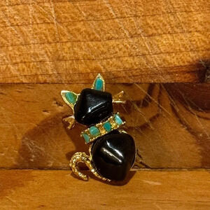 Vintage tiny cat kitty brooch pin Gold Tone Black Stone Green Accents